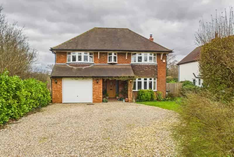 5 Bedroom Family Home for Sale Near Chiltern Hills