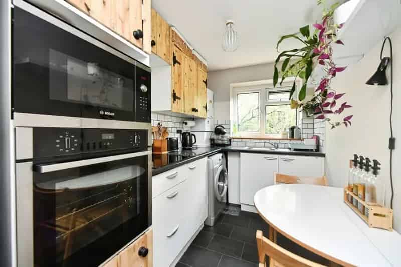 3-Bedroom Flat Brighton Flexible Layout Ideal First Time Buy Family Home