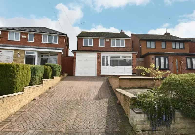 3 Bedroom Detached House For Sale