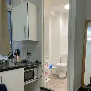 1 Room Studio Flat 45m² London Furnished All Bills Included