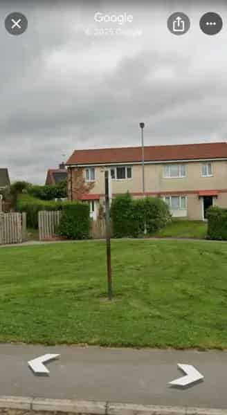 3 Bed House Large Garden Outbuilding On Street Parking