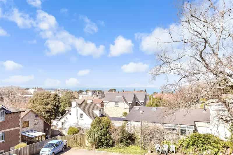 4 Bedroom Terraced House for Sale Near Beach
