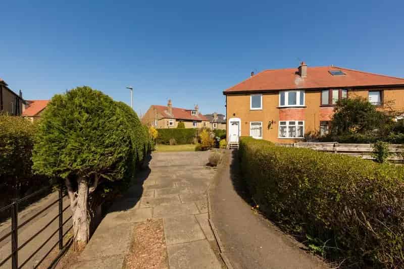 2 Bedroom Flat for Sale in Colinton Mains