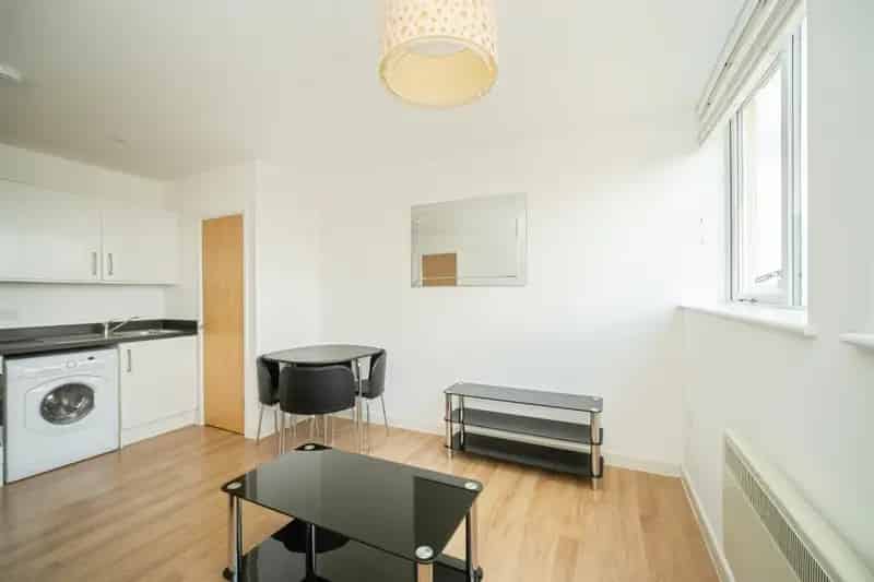 1 Bedroom Flat for Sale - Cash Buyers Only
