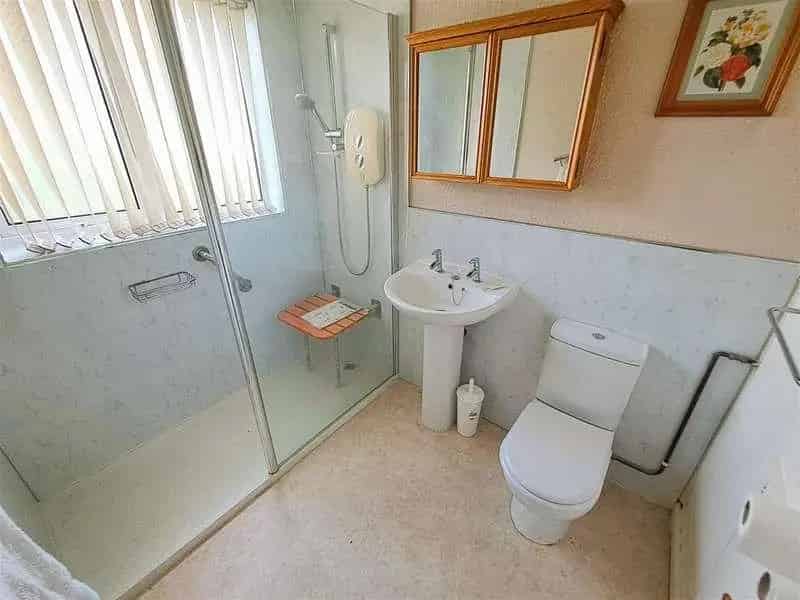 3 Bed Semi-Detached House For Sale Huge Potential No Onward Chain