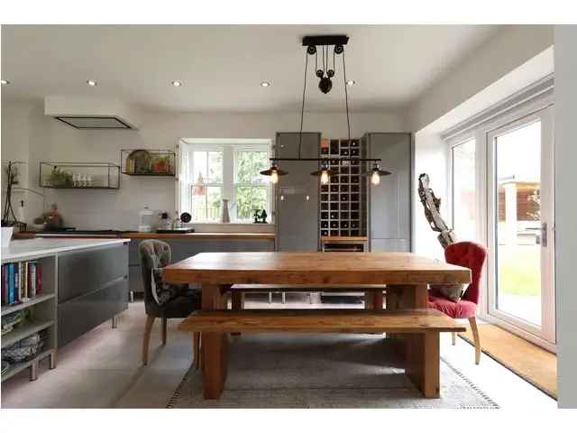 4 Bedroom Detached Villa For Sale