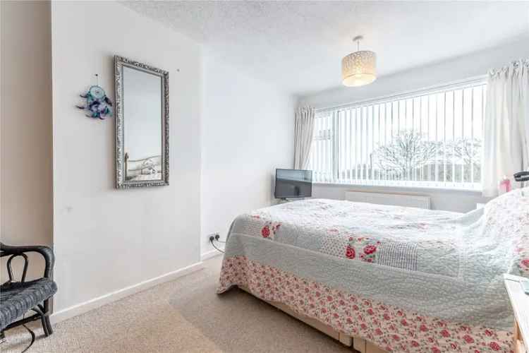 House For Sale in Leeds, England