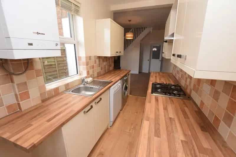 2 Bedroom Terraced House To Rent
