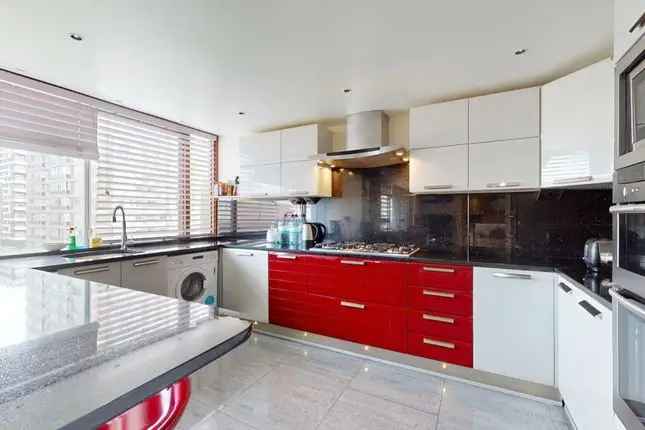 Flat for Sale in The Quadrangle London W2