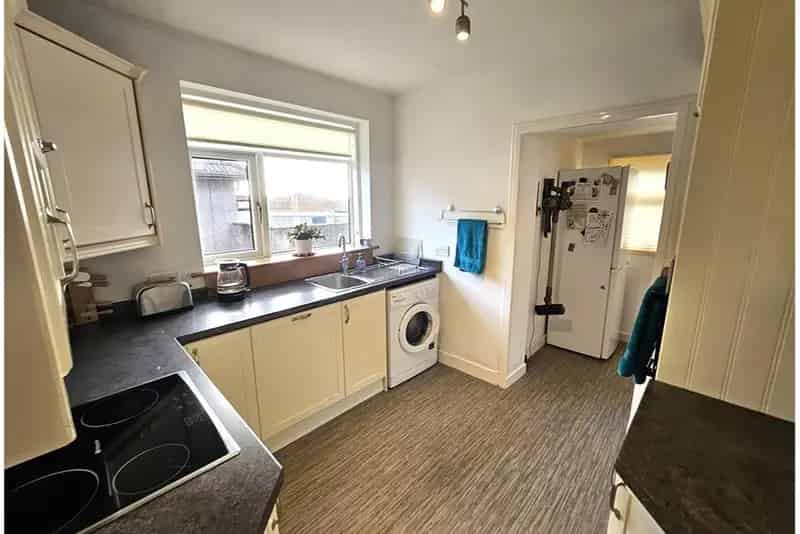 4 Bed Detached House 2 Reception Rooms