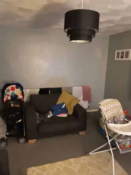 Ground Floor 2 Bedroom Flat Near Shops and Schools