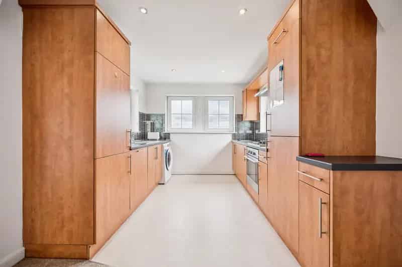 2-Bedroom Top Floor Flat in Carfin Motherwell