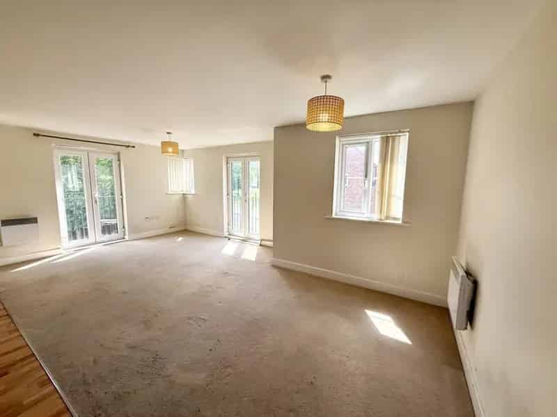 2 Bedroom Flat for Sale in Parklands Estate
