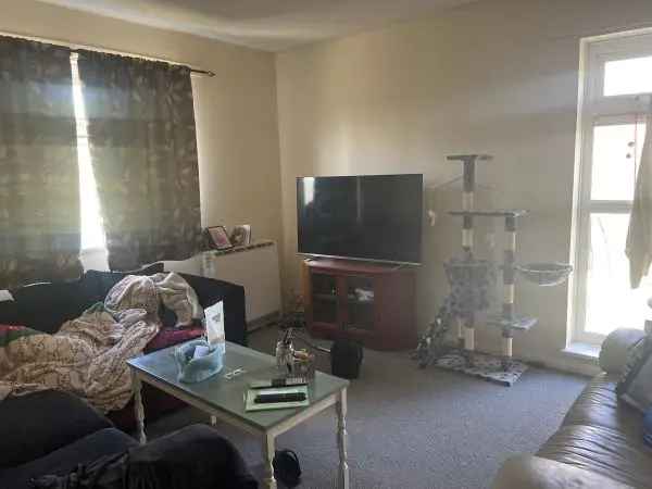 Flat For Rent in Rushmoor, England