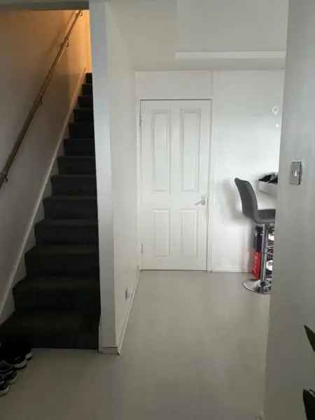 Flat For Rent in Borough of Swale, England