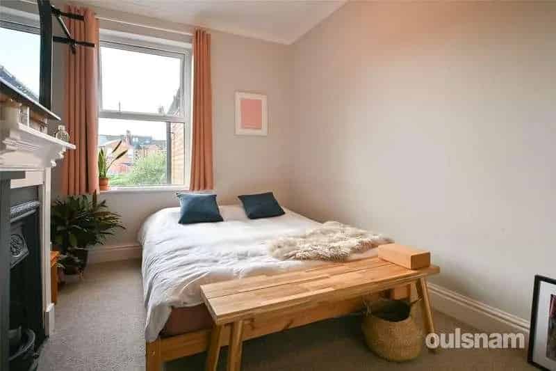 2 bed house for sale