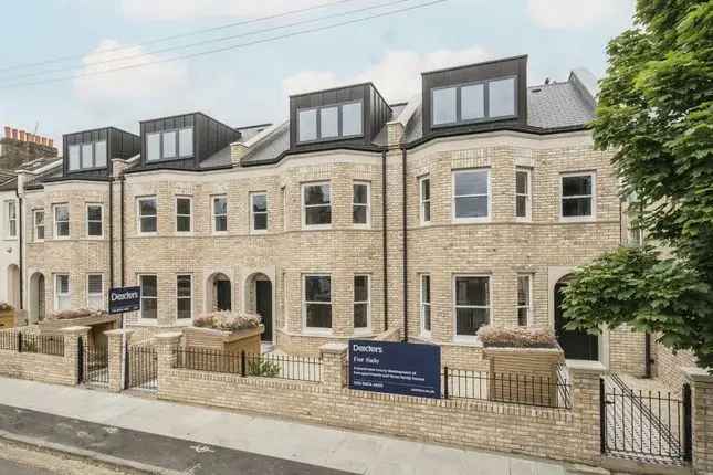 End terrace house for sale in Hamilton Road, London SW19