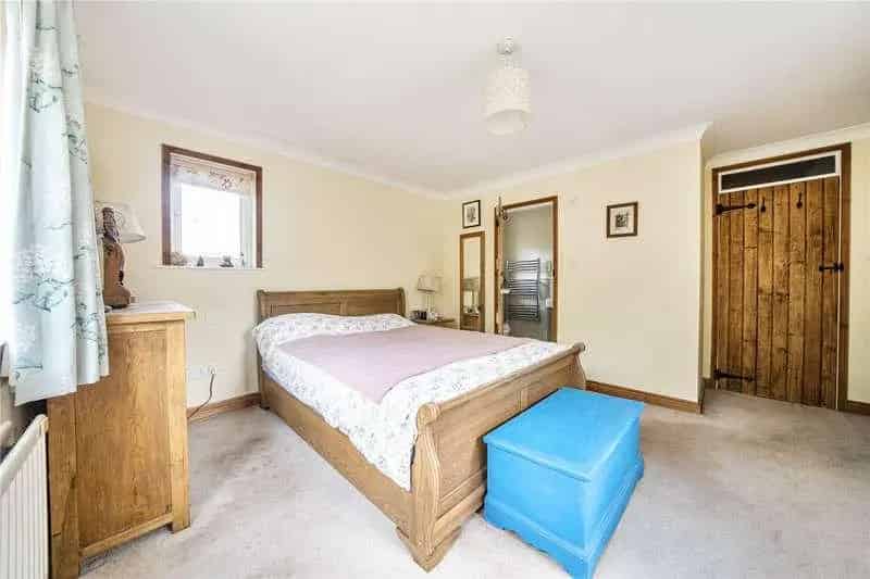 5 Bed House for Sale Large Garden Home Office Ample Parking
