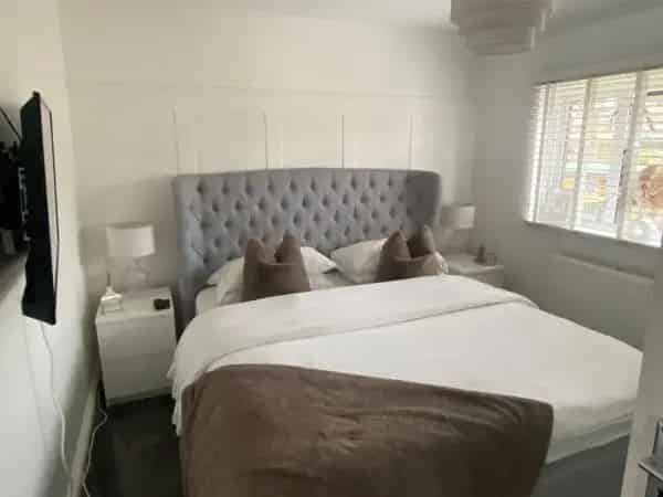Large 2/3 Bedroom Semi-Detached House with Parking and Gardens