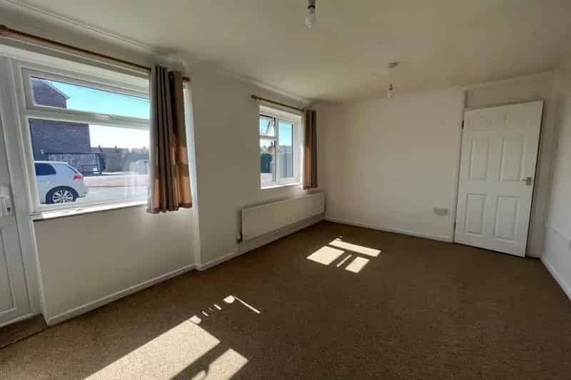 Two Bedroom Flat Zero Deposit Guarantee Available Now