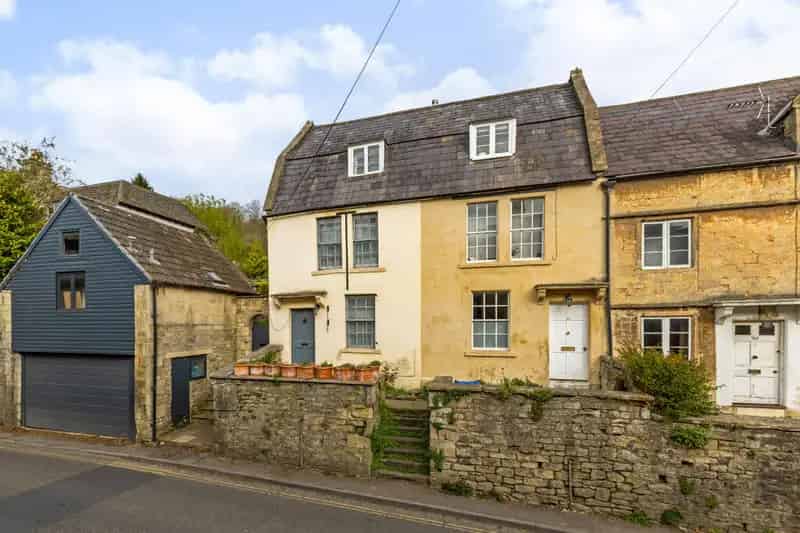 3 Bedroom Grade II Listed Cottage Near Bath