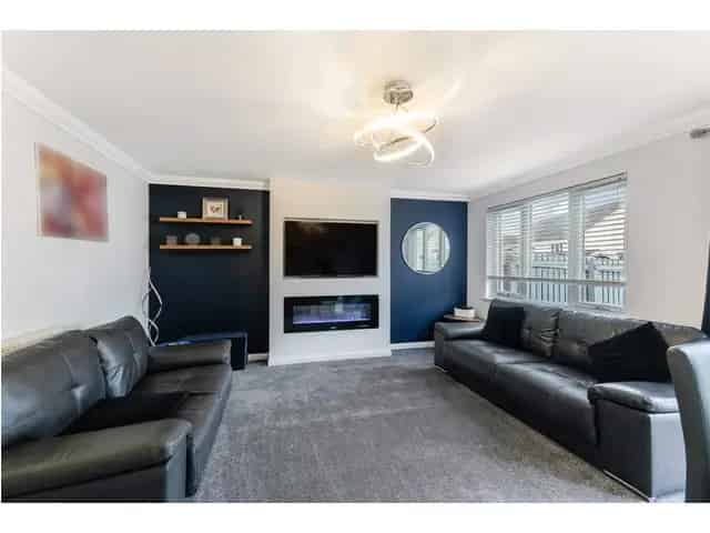 3 Bedroom Semi-Detached Villa for Sale Lomond Gate