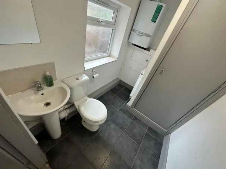 5 Bedroom Student House Investment Opportunity