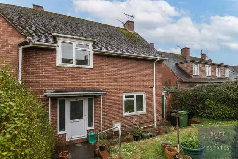 3 Bedroom Semi Detached House For Sale Stoke Hill