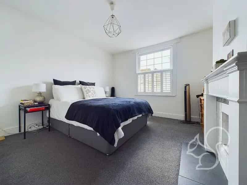 2 Bedroom Maisonette for Sale in Brentwood High Street