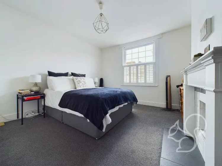 2 Bedroom Maisonette for Sale in Brentwood High Street