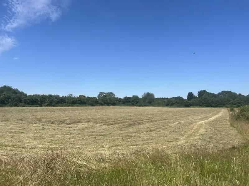 Equestrian Property with Stables and Manège - 7.27 Acres