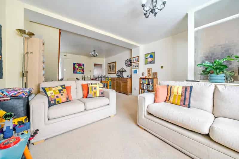2 Bedroom House to Rent in Portsmouth