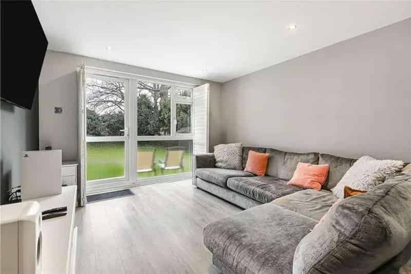 2 Bedroom Ground Floor Apartment for Sale