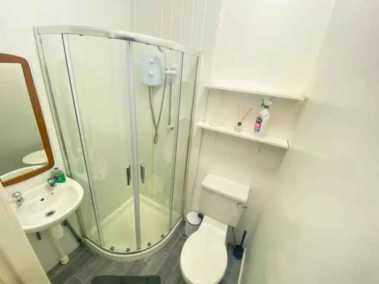 4 Bedroom Terraced House to Rent