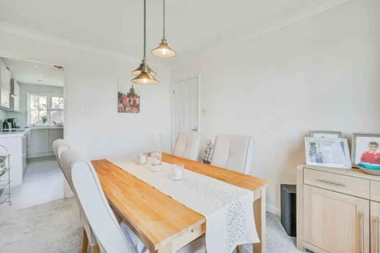 4 Bed Detached House in Plympton - Stunning Views and High Spec Kitchen