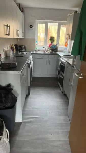 2 Bed House with Garden and Parking - Quiet Area