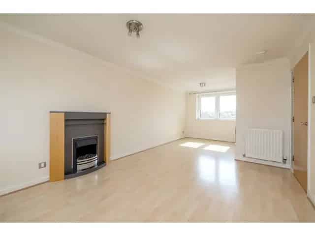 2 Bedroom Flat for Sale Stunning Arthurs Seat Views