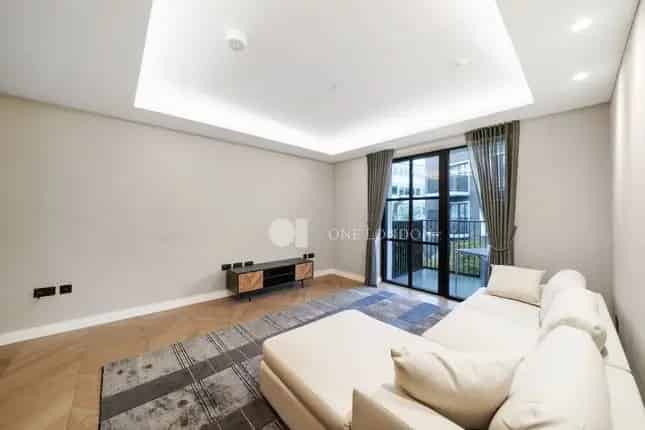 Flat for sale in Cleveland Street, Fitzovia, London W1T