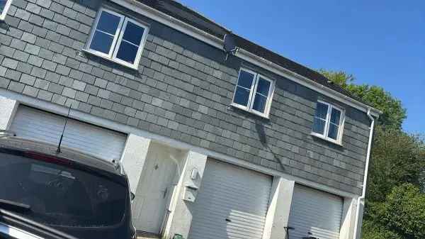 Coach House above Garages with Private Garden