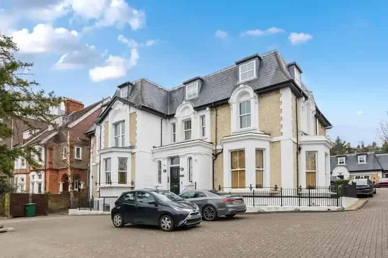 2 Bedroom Flat for Sale - Luxury Period Conversion Apartment