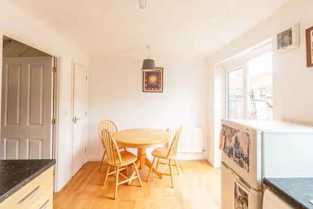 3 Bed Semi-Detached House for Sale in Bristol Bedminster