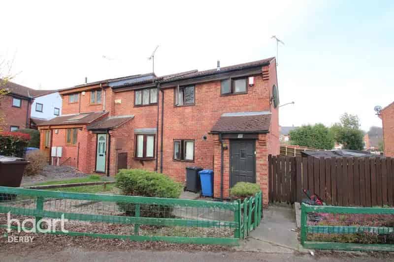 3 Bedroom Semi Detached House To Rent
