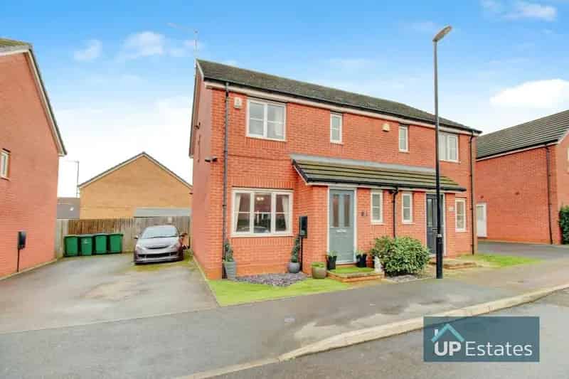 3 Bedroom Semi-Detached House for Sale