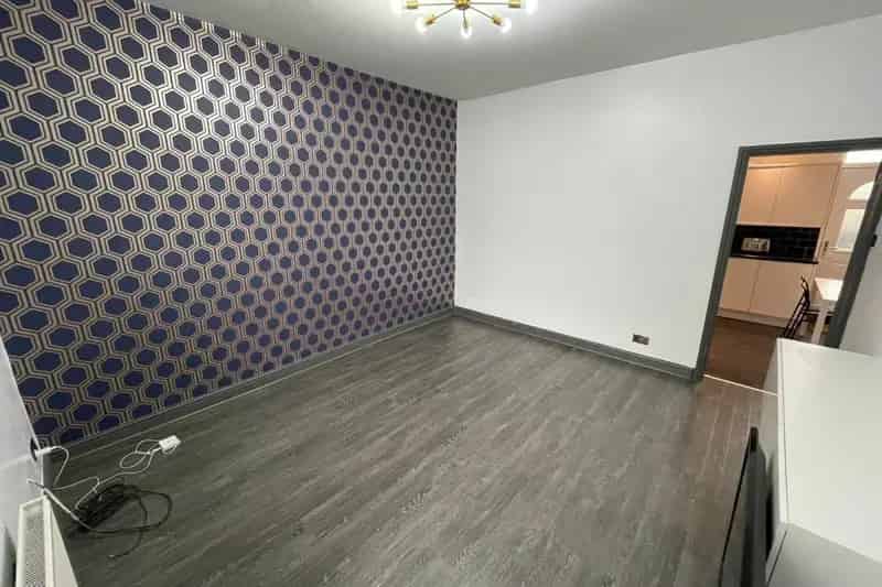 Three Bedroom House in Savile Park - Zero Deposit Guarantee Available