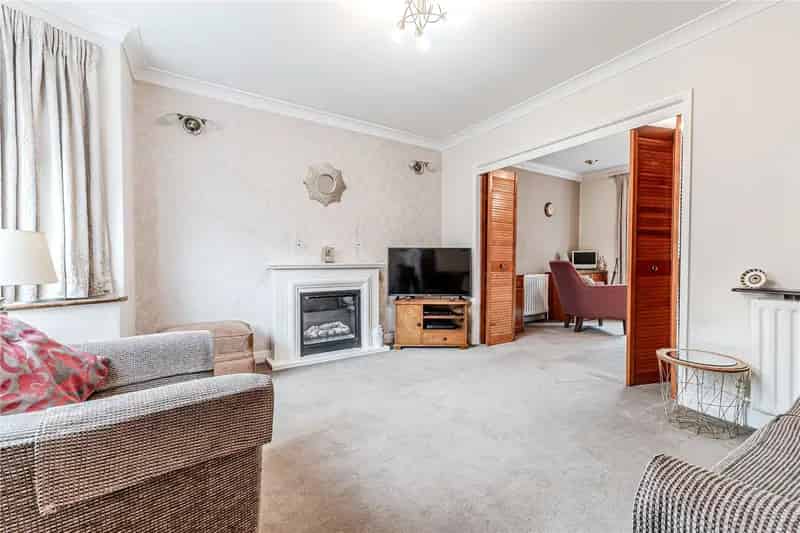 3 Bedroom Semi Detached House in Rodley