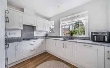 Charming 3 Bed Semi-Detached House in Wellington