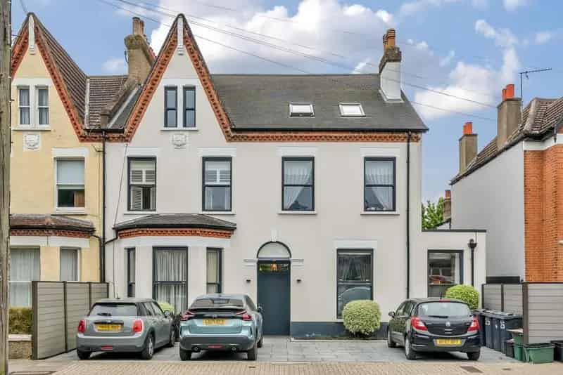 Flat For Sale , London, England