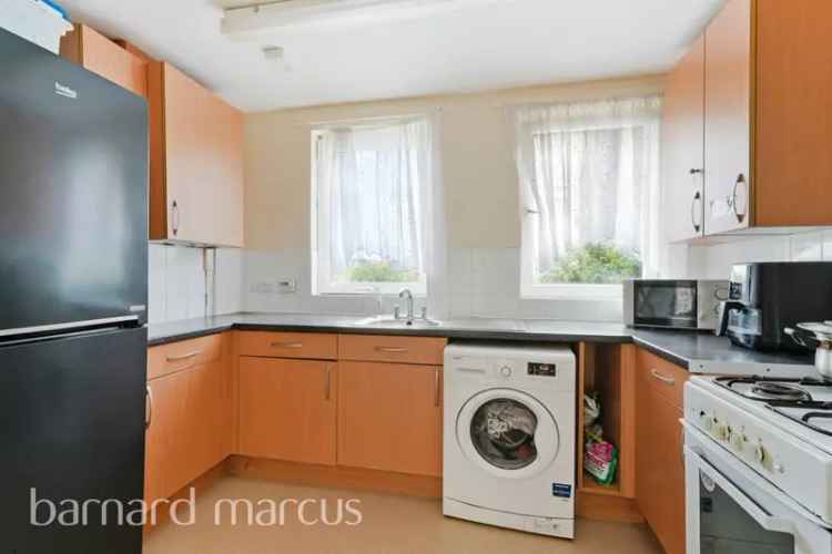 Feltham 2-Bed Apartment Near Station - Modern & Spacious