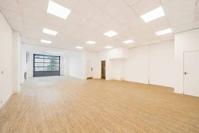 Refurbished Business Unit Gated Estate Parking 3-Phase Power