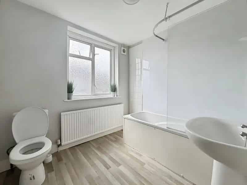 3 bedroom Mid Terrace House for sale, London, E6